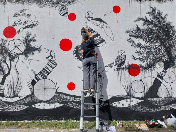 La femme canon et le saule pleureur