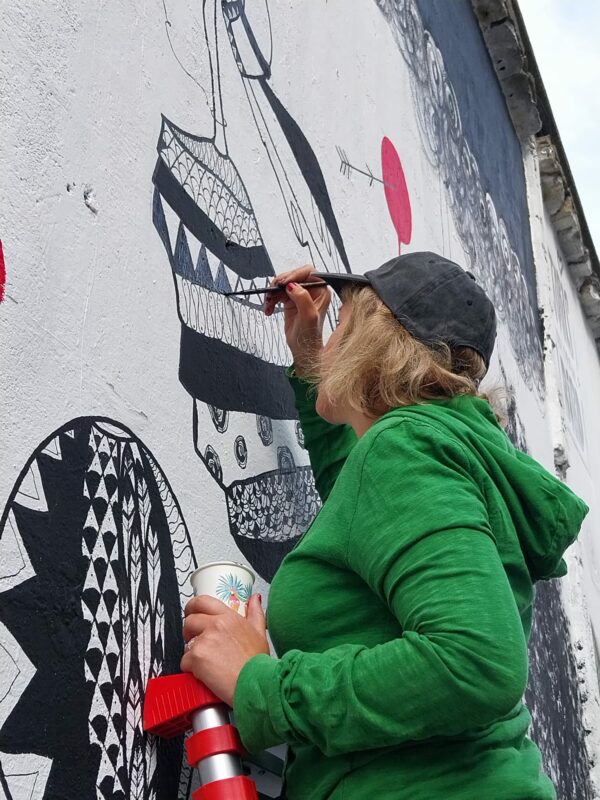 La femme canon et le saule pleureur